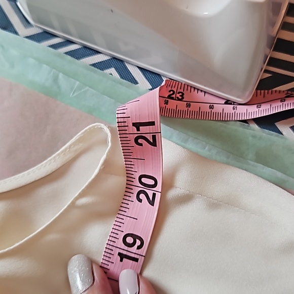 Vince White Sleeveless Top - Picture 12 of 13